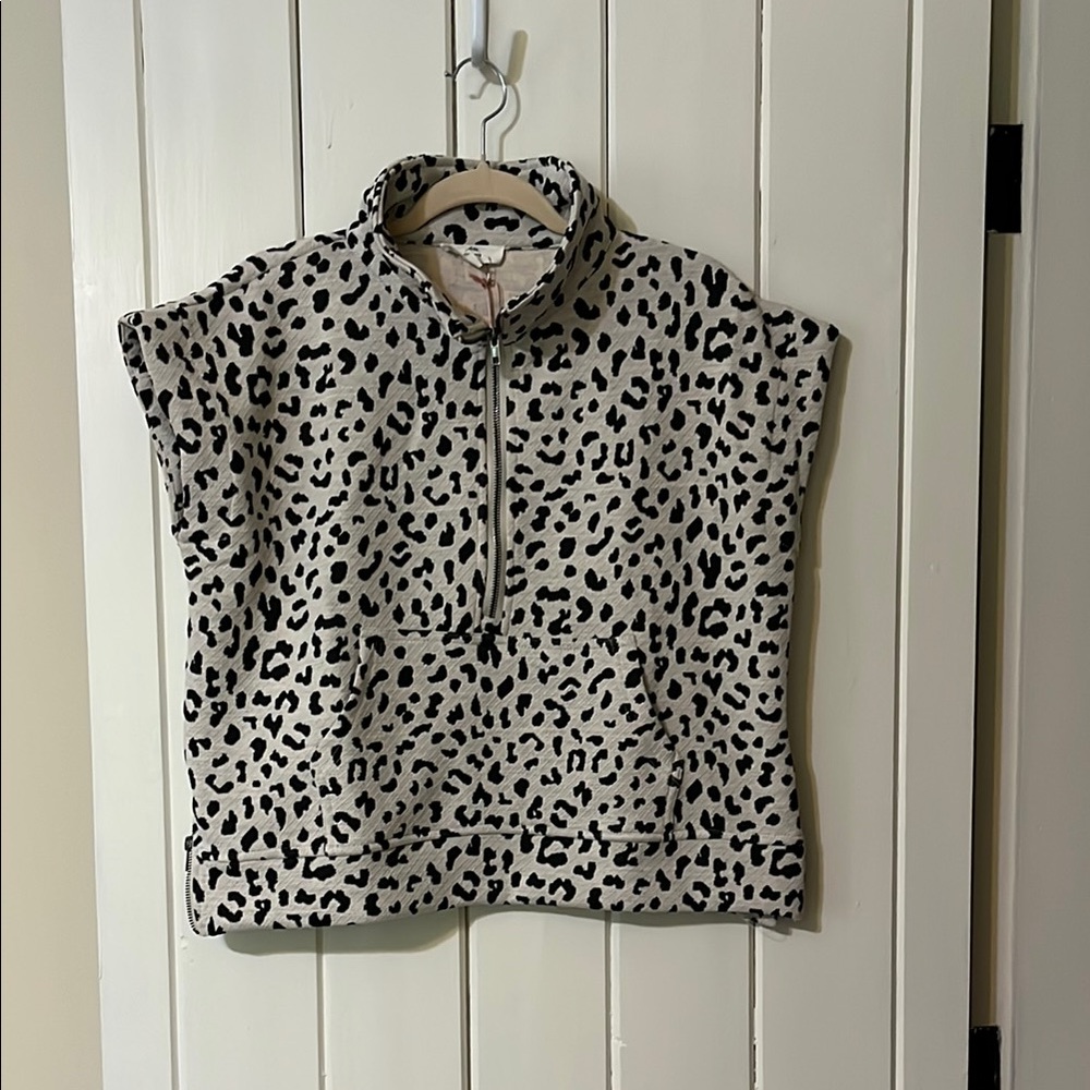 Entro Animal Print  sleeveless quarter zip. NWT   Size small